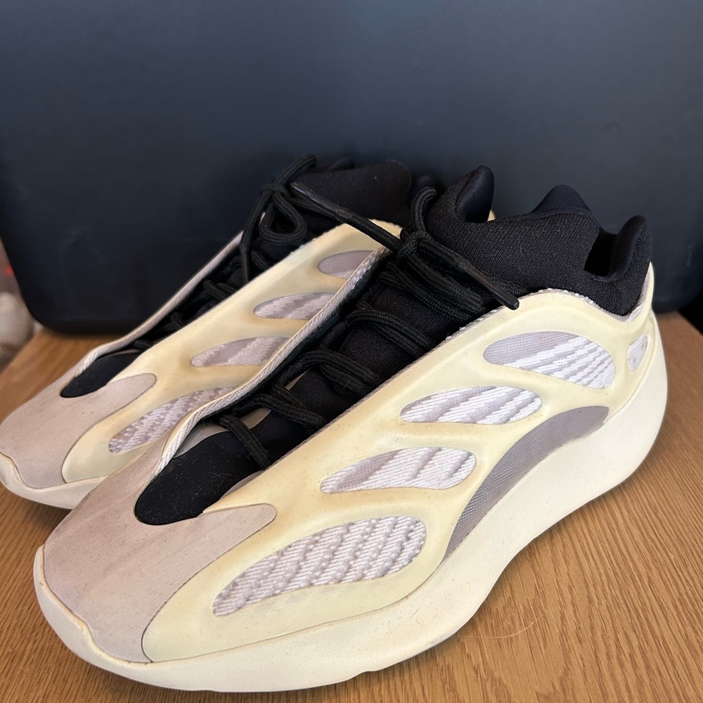 Yeezy 700